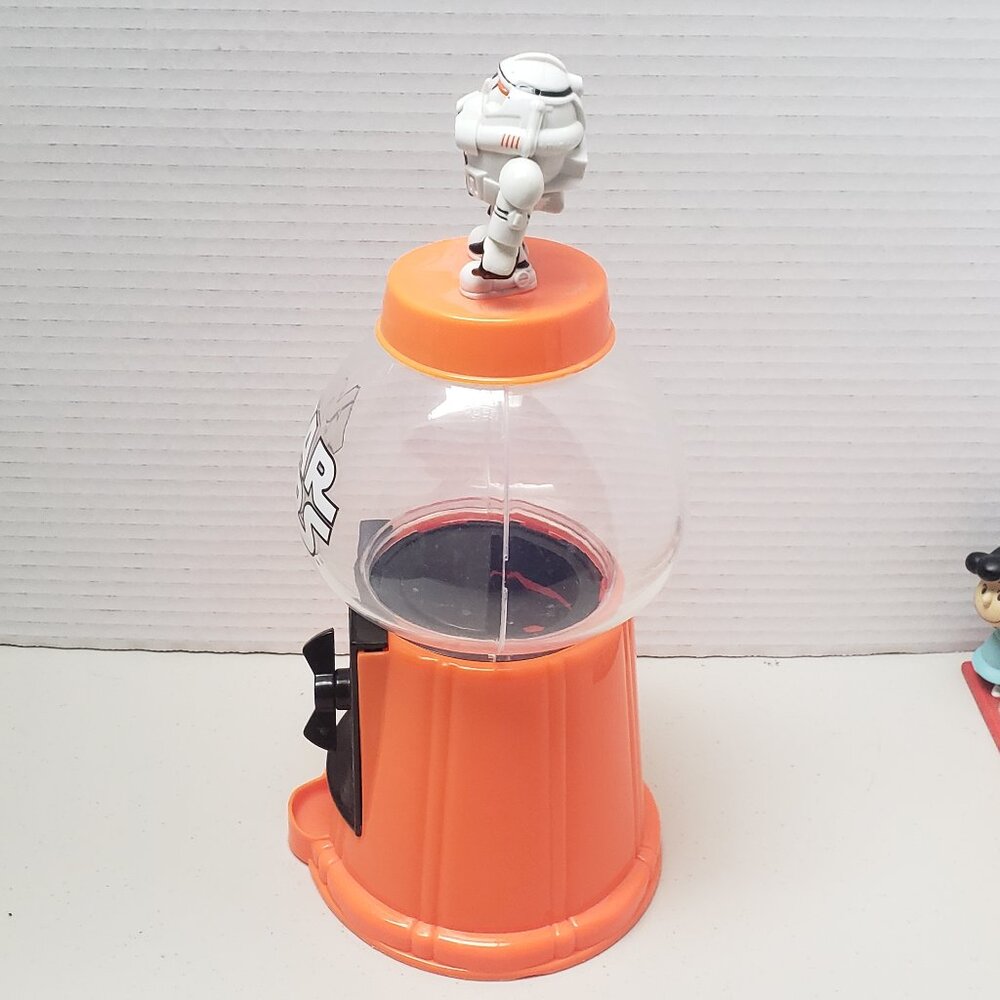 M&Ms Star Wars Dispenser - Picture 7 of 9
